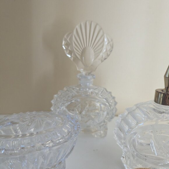 CRYSTAL GLASS VINTAGE BATHROOM DECOR SET - Picture 2 of 3